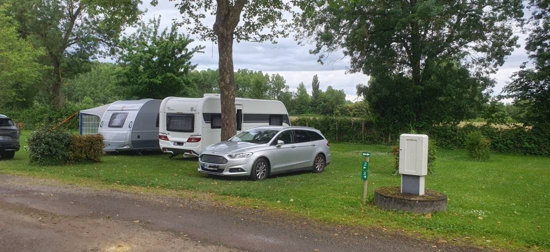 Camping Le Martin Pêcheur *** — Cámping in Magné