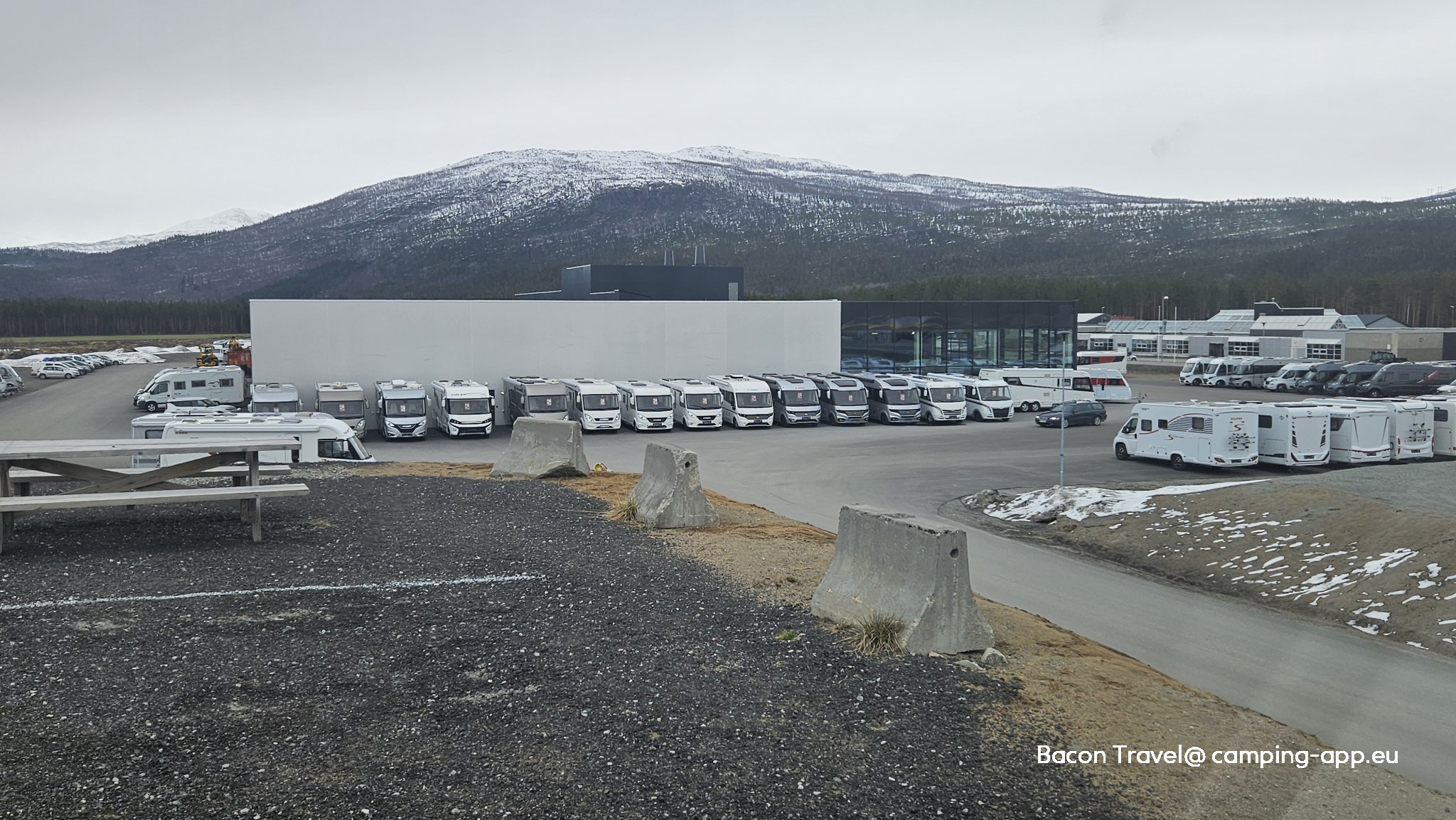 Stellplatz bei Lians Caravan — Campervan Site in Bardufoss
