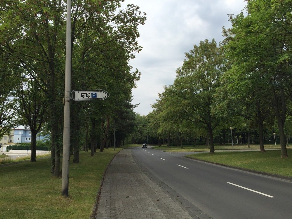 Stellplatz Am Parkstadion Baunatal — 露营车营地 in Baunatal-Altenbauna