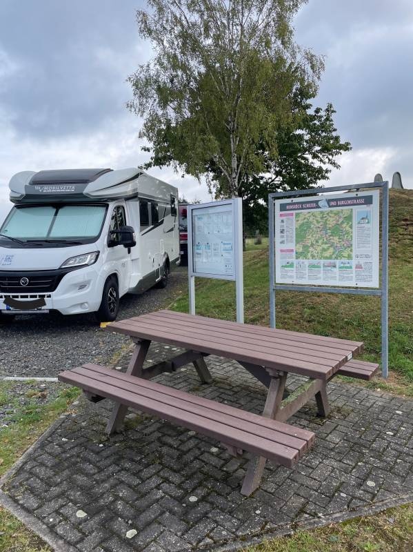 Wohnmobilstellplatz Schneppenbach — Karavan Sitesi in Schneppenbach