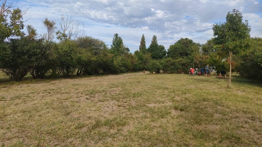 Camping La Cabane des Frėnes — Kemp in Yves