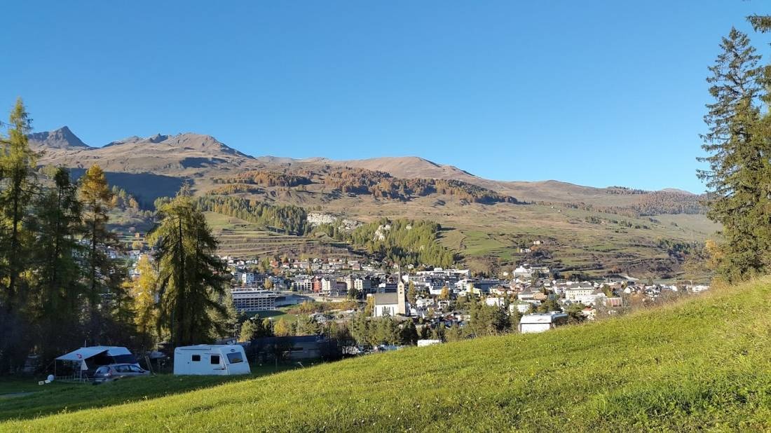 Stellplatz TCS Camping — 露营车营地 in Scuol
