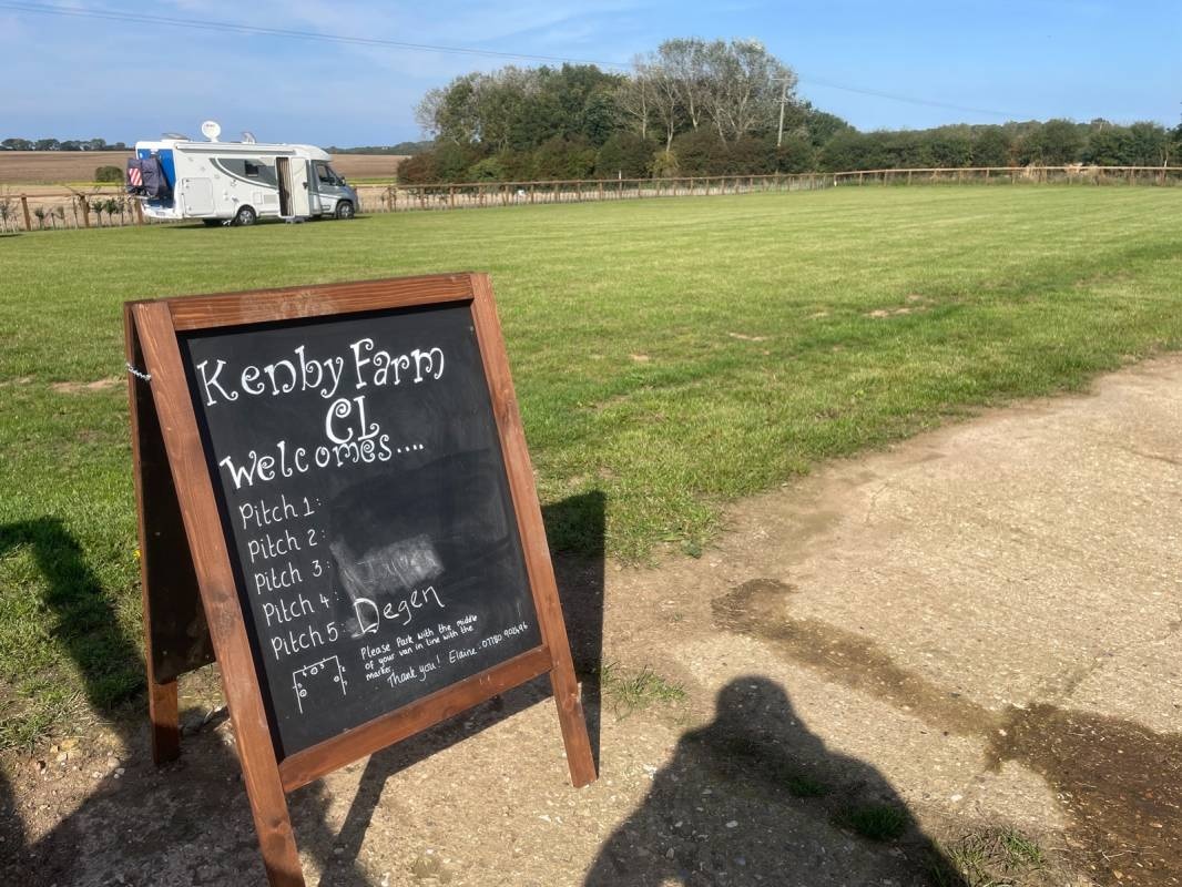 Kenby Farm — Sítio de acampamento in Owstwick