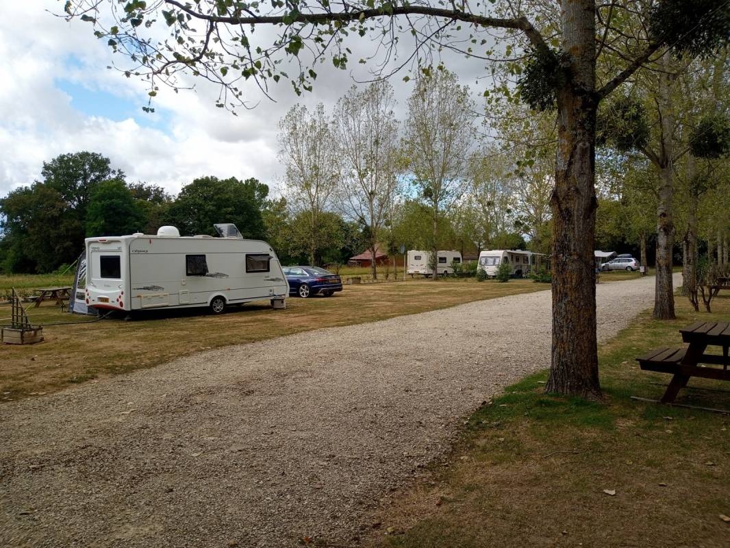 Le Cormier – Camping, Studios & Gite — 露营地 in Obterre