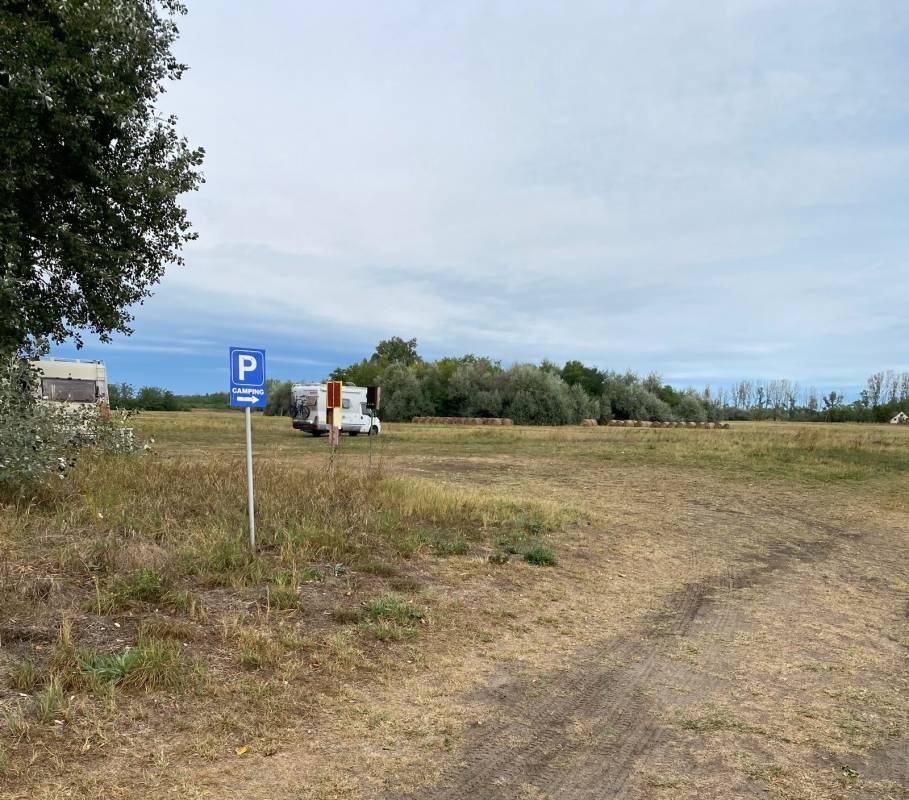 Nandafalva Hindu Tempel — Aire camping car in Balástya