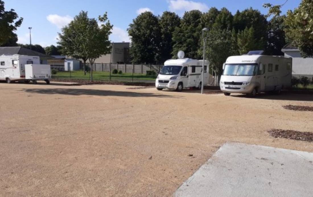Aire CAMPING-CAR PARK de Bléré — Camperplads in Bléré / Centre-Val de Loire