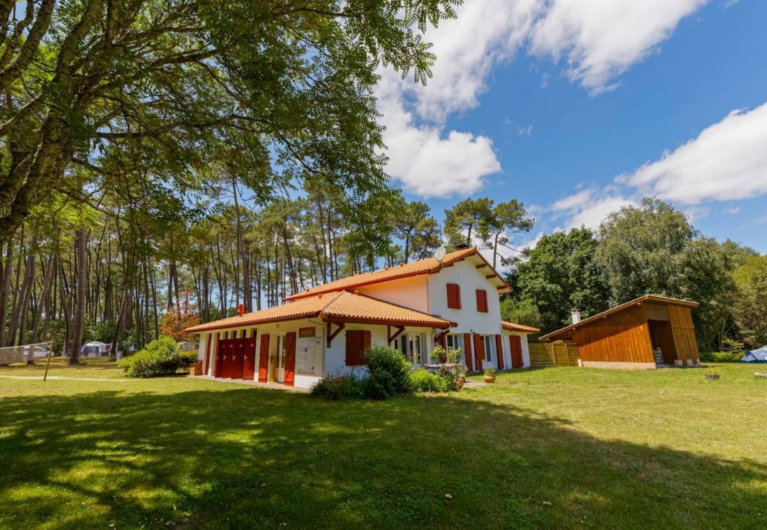 Camping Teouleyre — Area da campeggio in Saint-Julien-en-Born