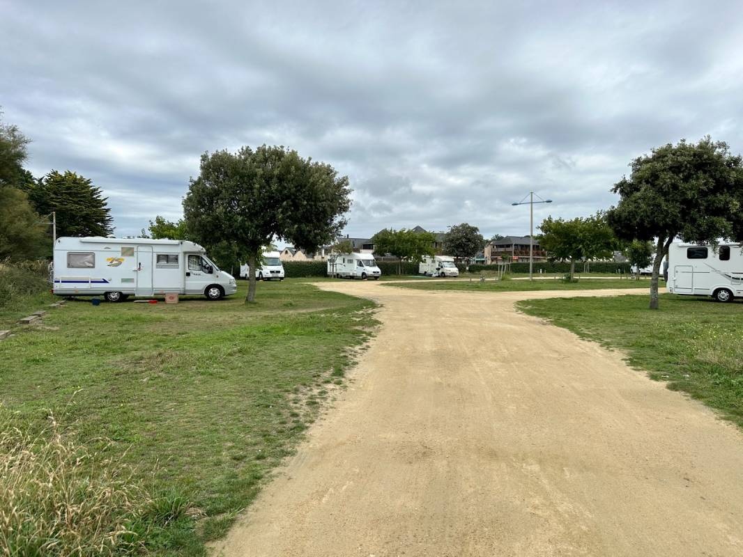 AirePark Aire De Camping Car — Sítio para autocaravanas in Erdeven / Bretagne