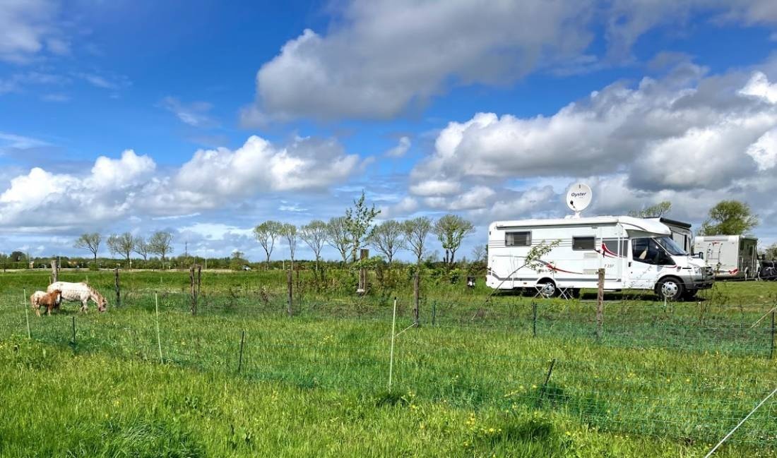 Minicamping De Broodkist — Farm in Koudekerke