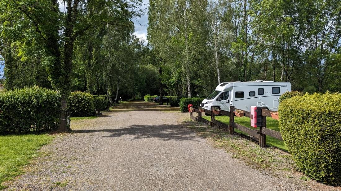 Camping Le Paradis — Kemp in Terres-de-Haute-Charente