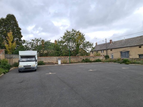 Montmarault Stellplatz