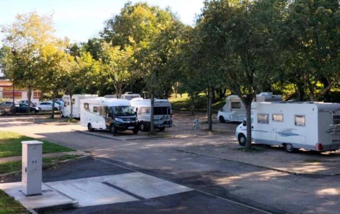 Stellplatz Châtillon-sur-Chalaronne — Area Autocaravanas in Châtillon-sur-Chalaronne