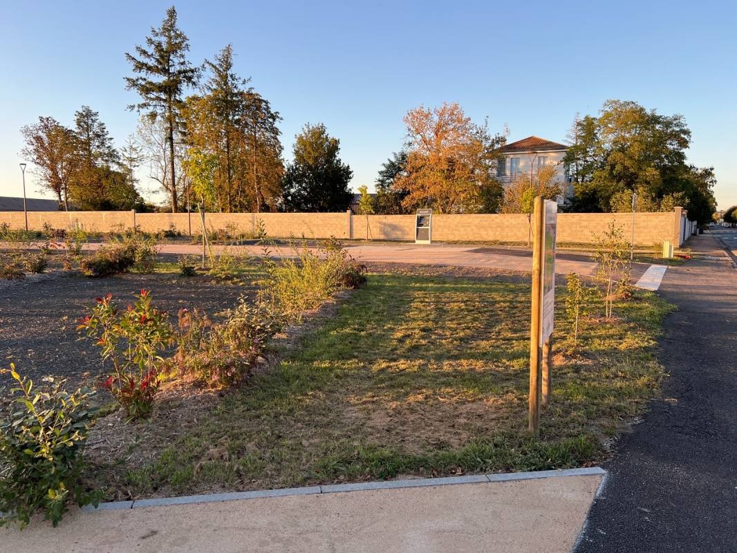 Stellplatz Maringues — Sp. parking dla kamperów in Maringues