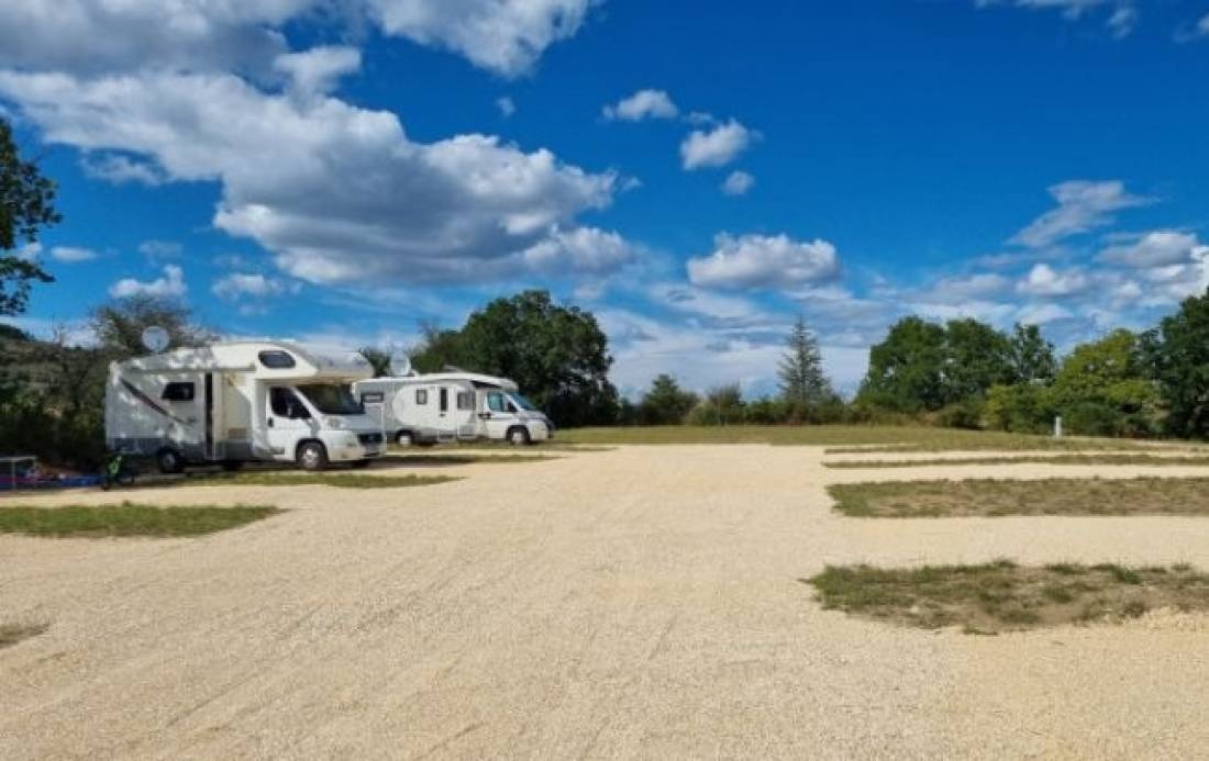 Camping-Car Park Lagorce — Area di sosta in Lagorce