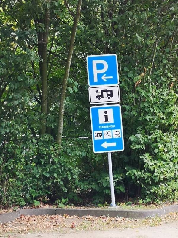 Wohnmobil Stellplatz am Freibad Stromberg — Camperplaats in Oelde
