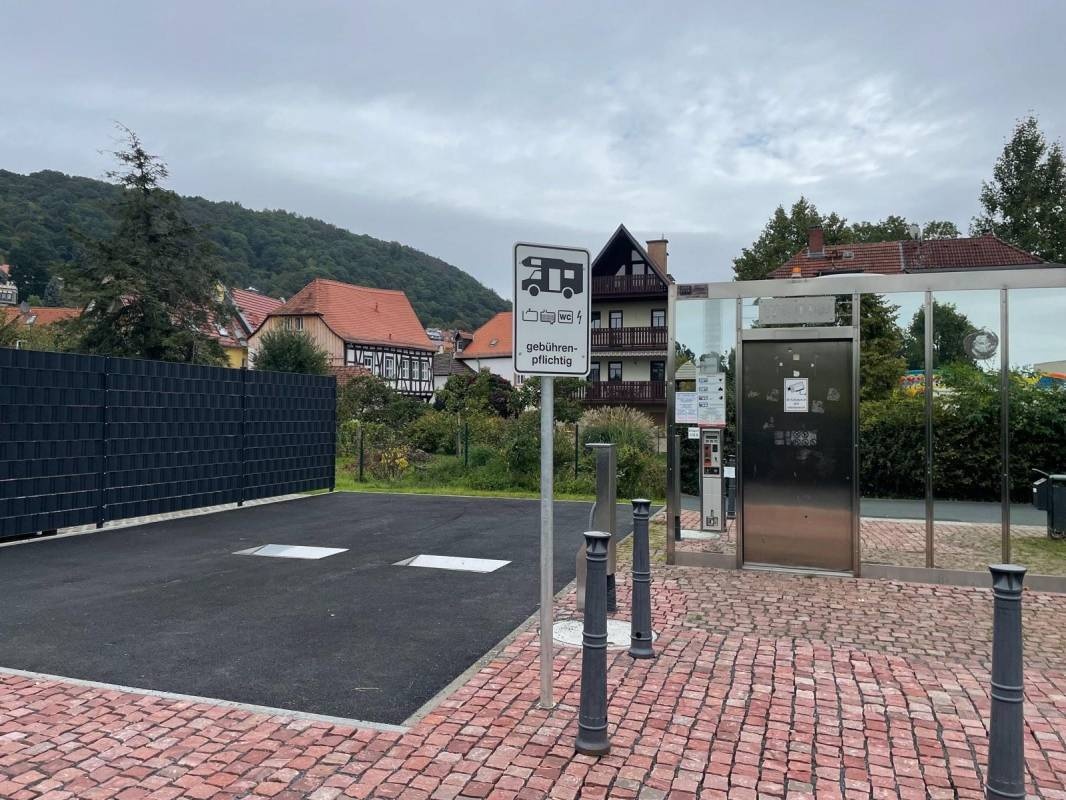 An der Kaiserpfalz (max. 3,50 m Höhe) — Area di sosta in Gelnhausen