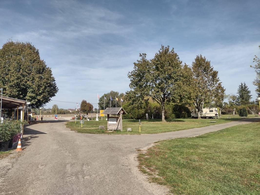 Camping résidentiel Les Marronniers — Kemp in Éclans-Nenon