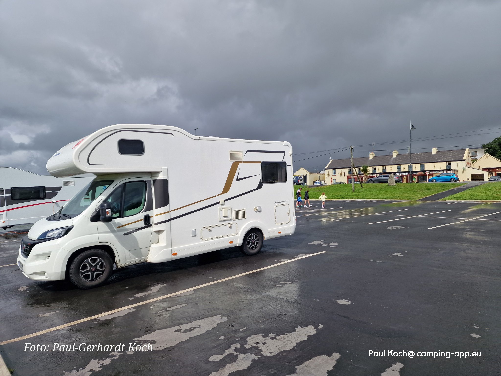 Nevins Newfield Inn Motorhome Parking — Foto 3
