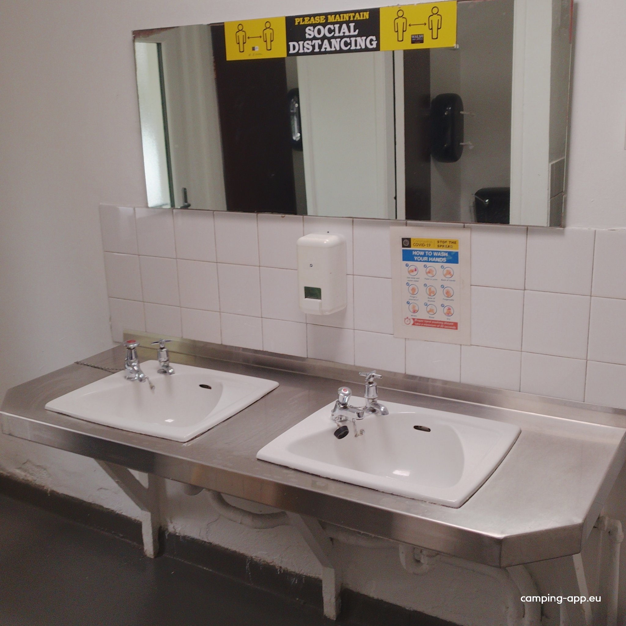 Desert House Caravan And Camping Park — Photo 3