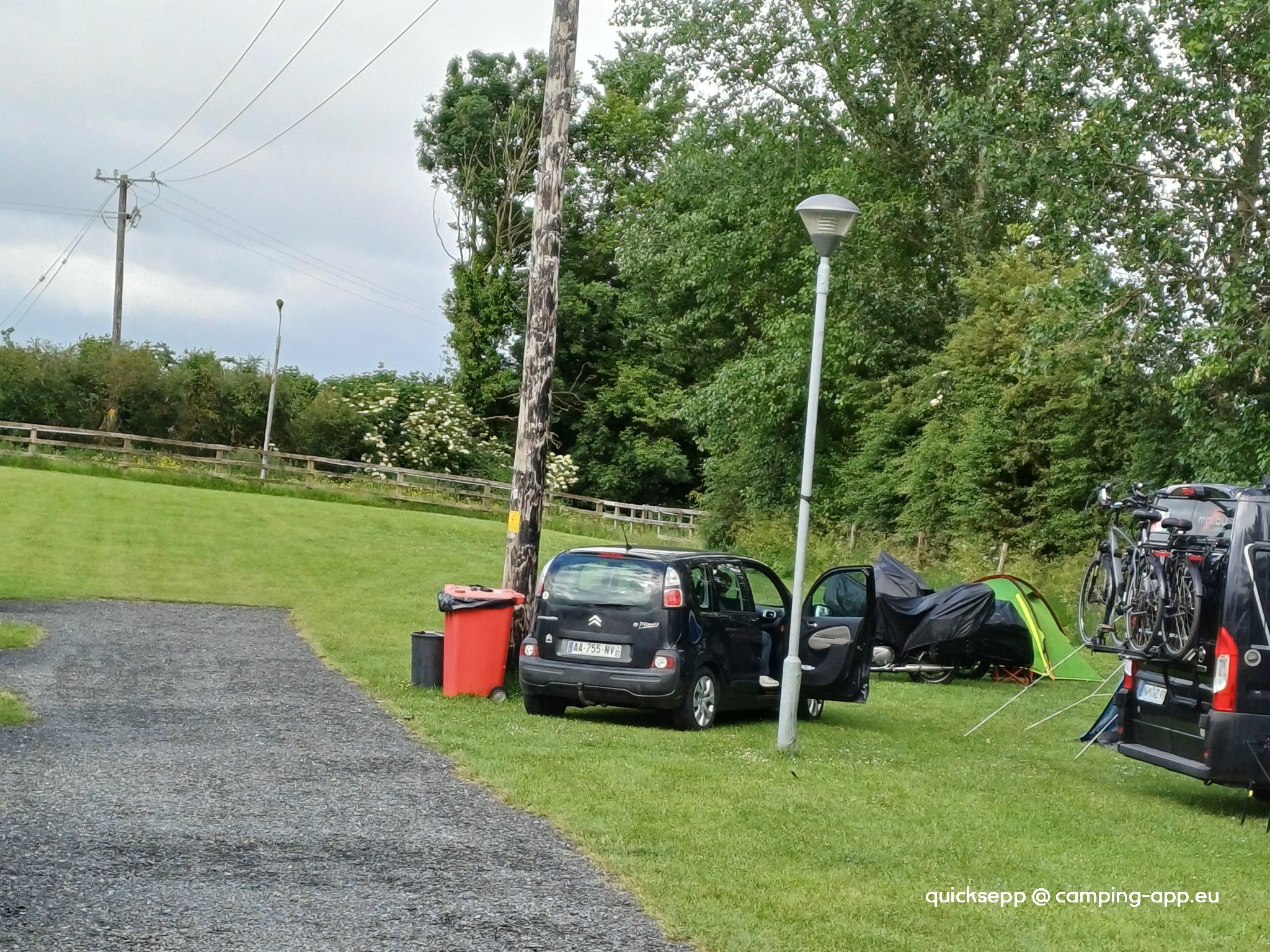 Tree Grove Kilkenny Camping — Foto 2