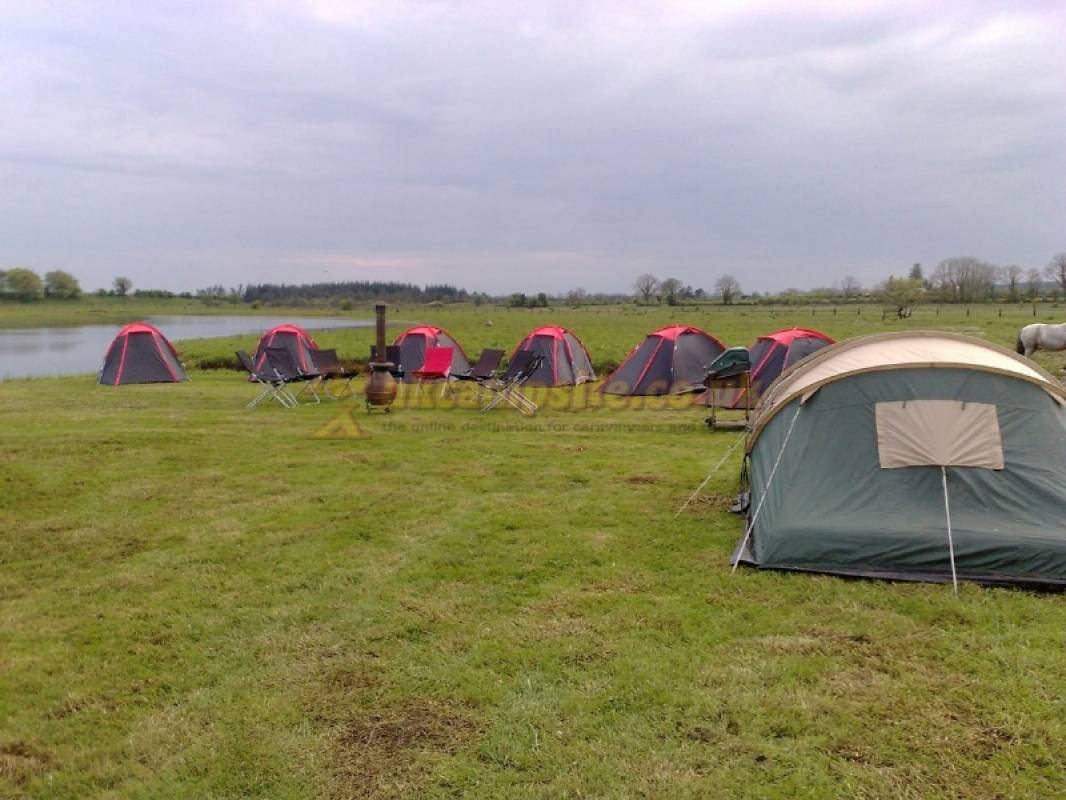 Parkmore Riverside — Sítio de acampamento in Athleague Co. Roscommon