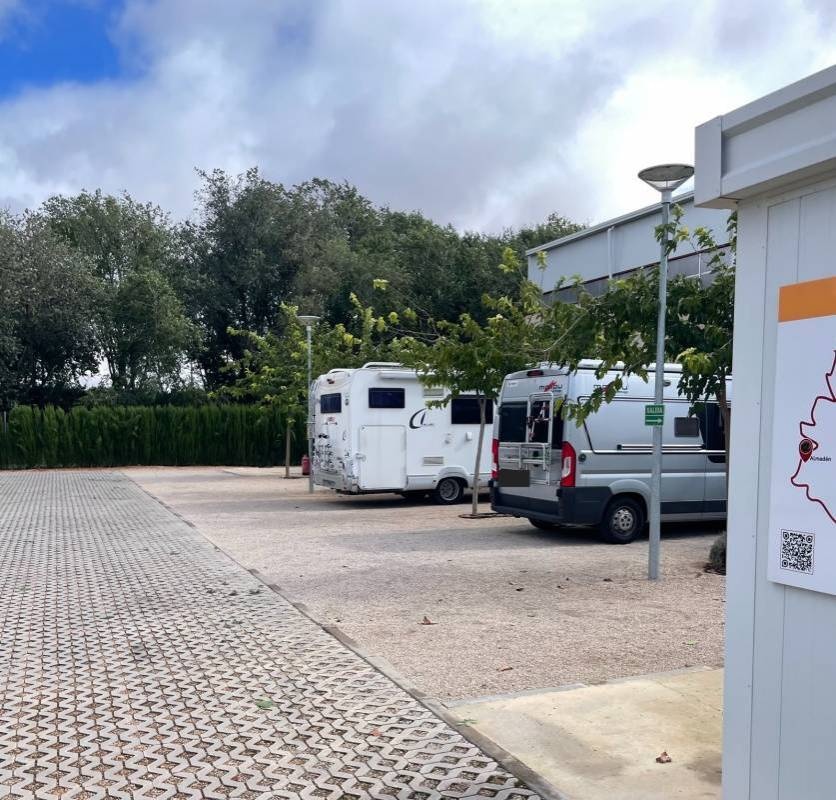 Área autocaravanas Argamasilla de Alba — Campervan Site in Argamasilla de Alba
