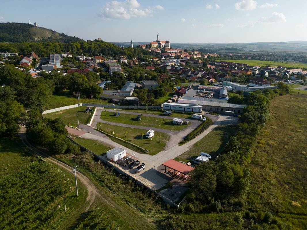 Camping Mikulov — Kamp yeri in Mikulov na Moravě