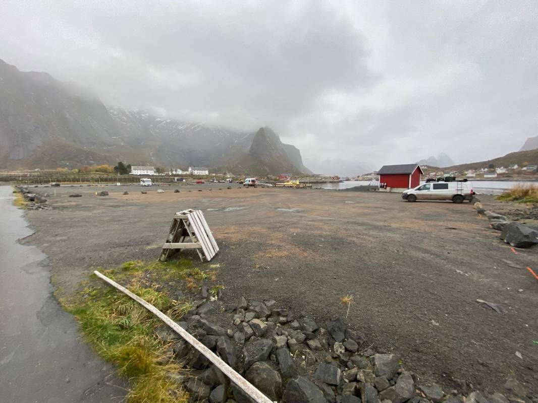 Stellplatz Reine — Campervan Site in Reine