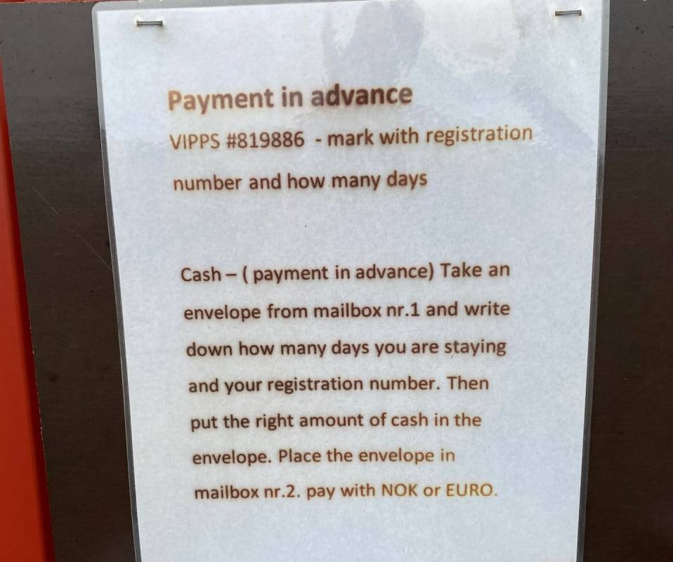 Stellplatz Reine — Camperplads in Reine