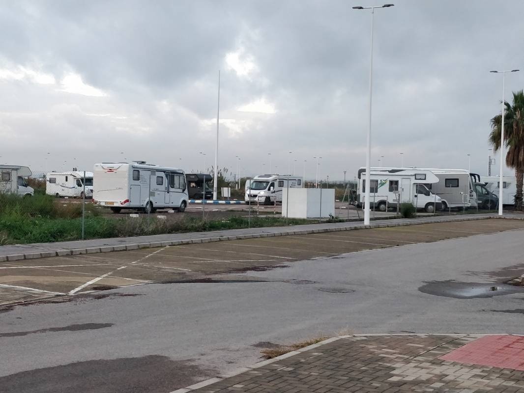 Área de Autocaravanas de Moncofa — Stellplatz in El Grau de Moncofa