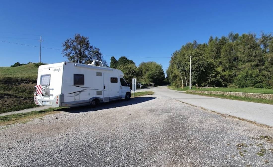 Camper stop Orehek pri Materiji — Stellplatz in Materija