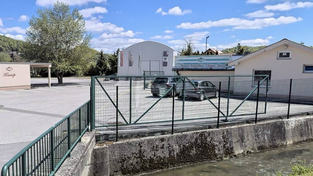 Mestno kopališč Višnja Gora — Campervan Site in Višnja Gora