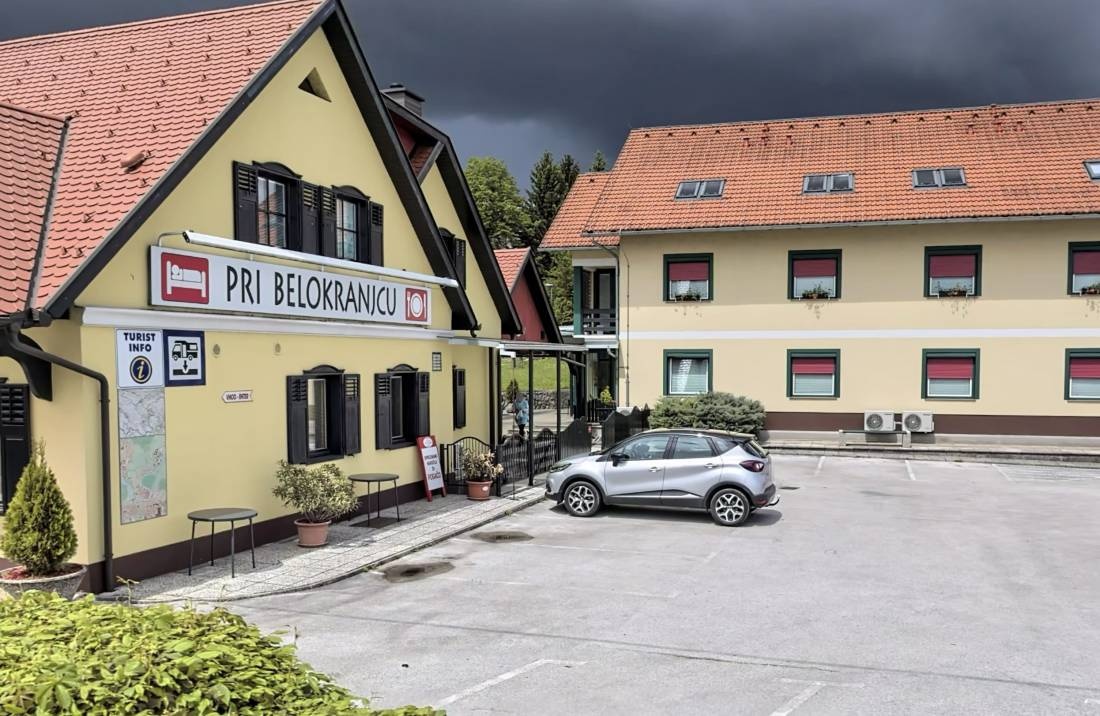 PZA Hotel pri Belokranjcu — Campervan Site in Novo mesto