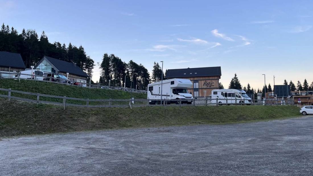 PZA Kope — Sp. parking dla kamperów in Razborca