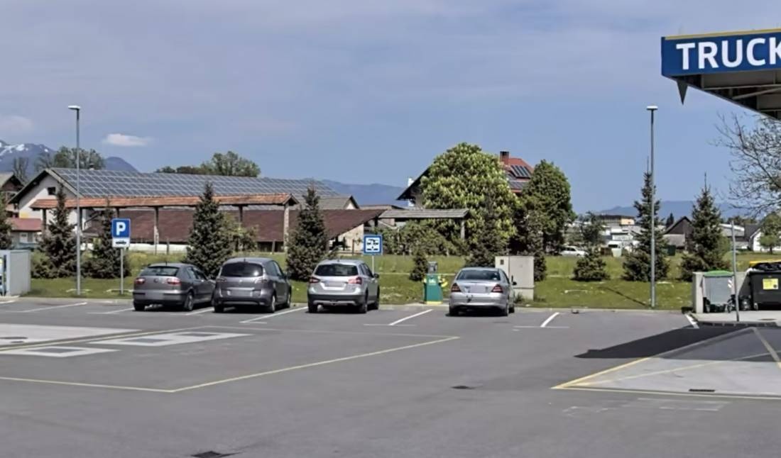 Bencinski servis Logo — Sítio para autocaravanas in Škofja Loka