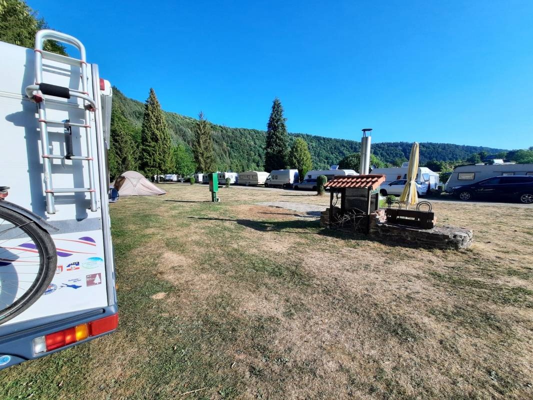 Waldcamping Germania am Neckar — Місце для кемпінгу in Obrigheim