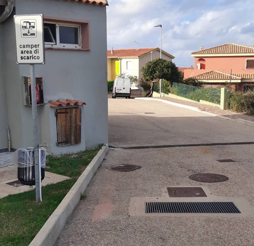 Area attrezzata sosta camper — Camperplaats in Erula