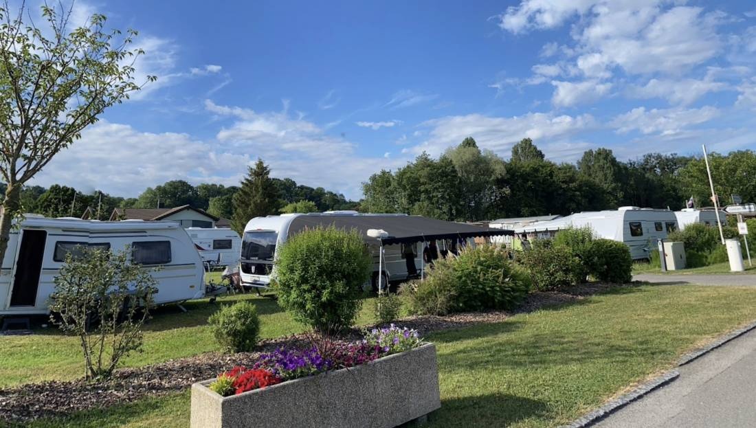 Camping de Portalban — Camping Site in Delley-Portalban