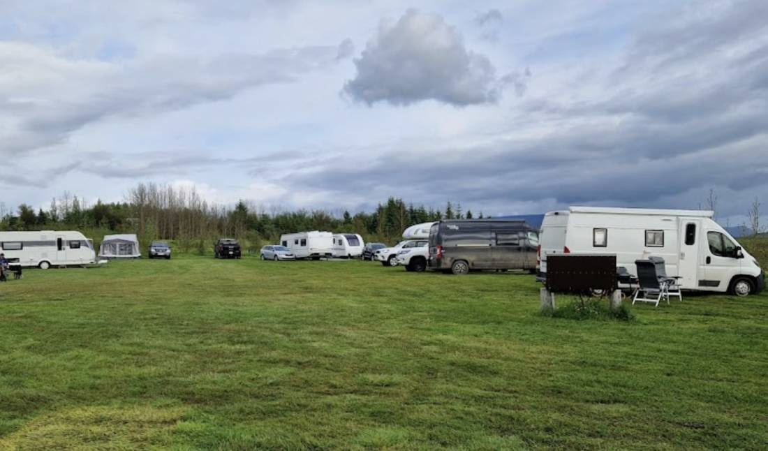 Stóri-Lambhagi 4 Tjaldsvæði — Campingplatz in Grundartangi