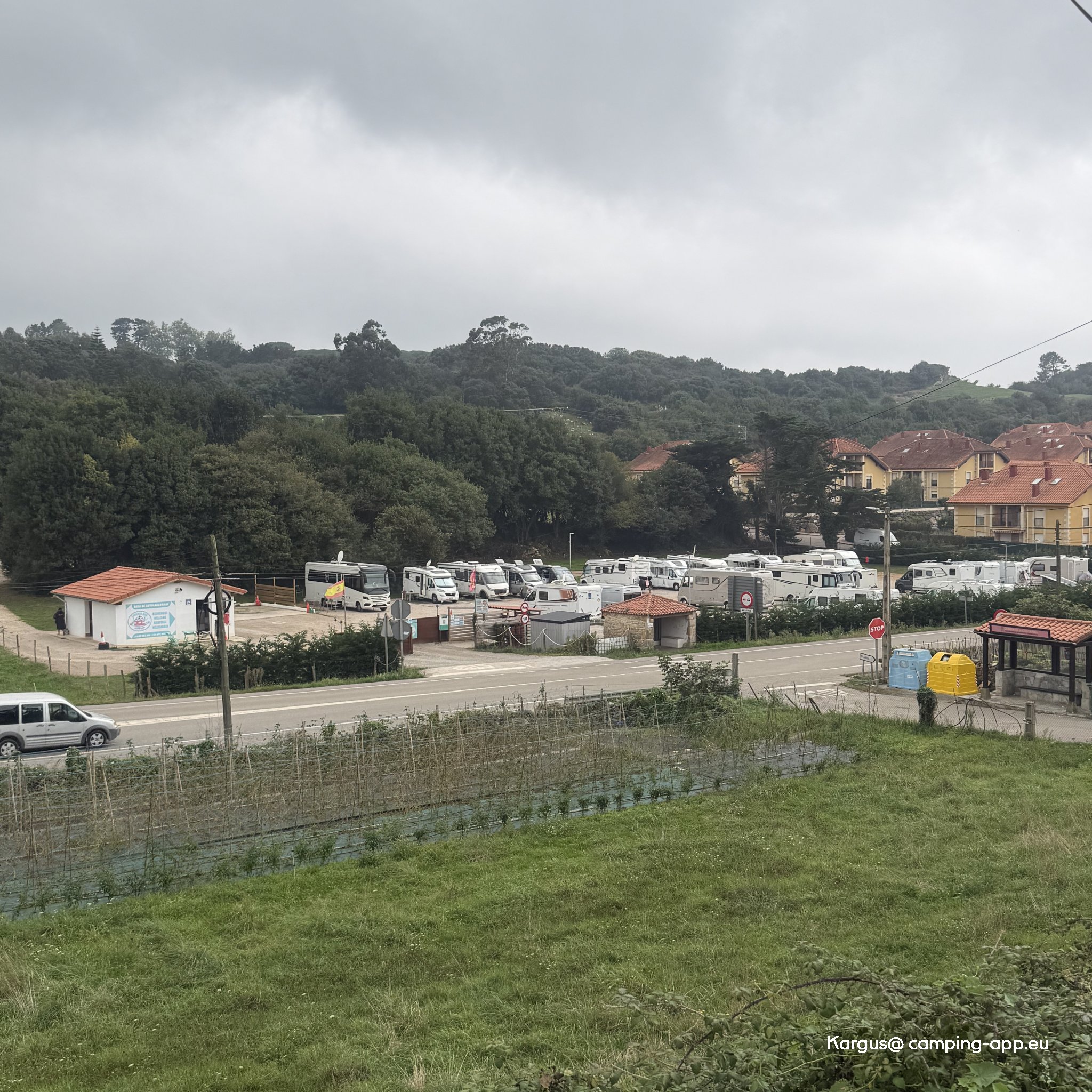 Área de autocaravanas Comillas Cogiendo Aire