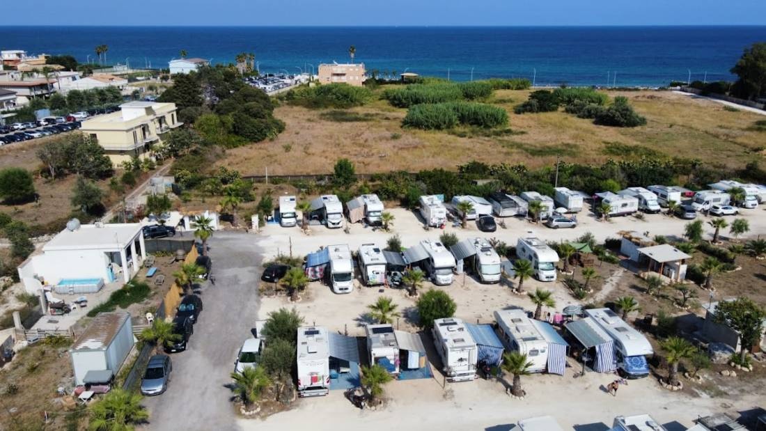 Tremoli Parking - Area Sosta Camper e Roulotte sul mare di Avola — Sp. parking dla kamperów in Avola