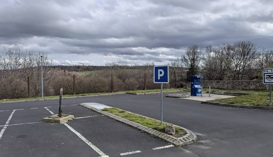 Park Caravan — Aire camping car in Lorlanges