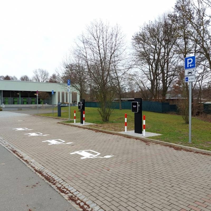 Stellplatz am Freizeitbad Tatami — Camperplads in Schmölln