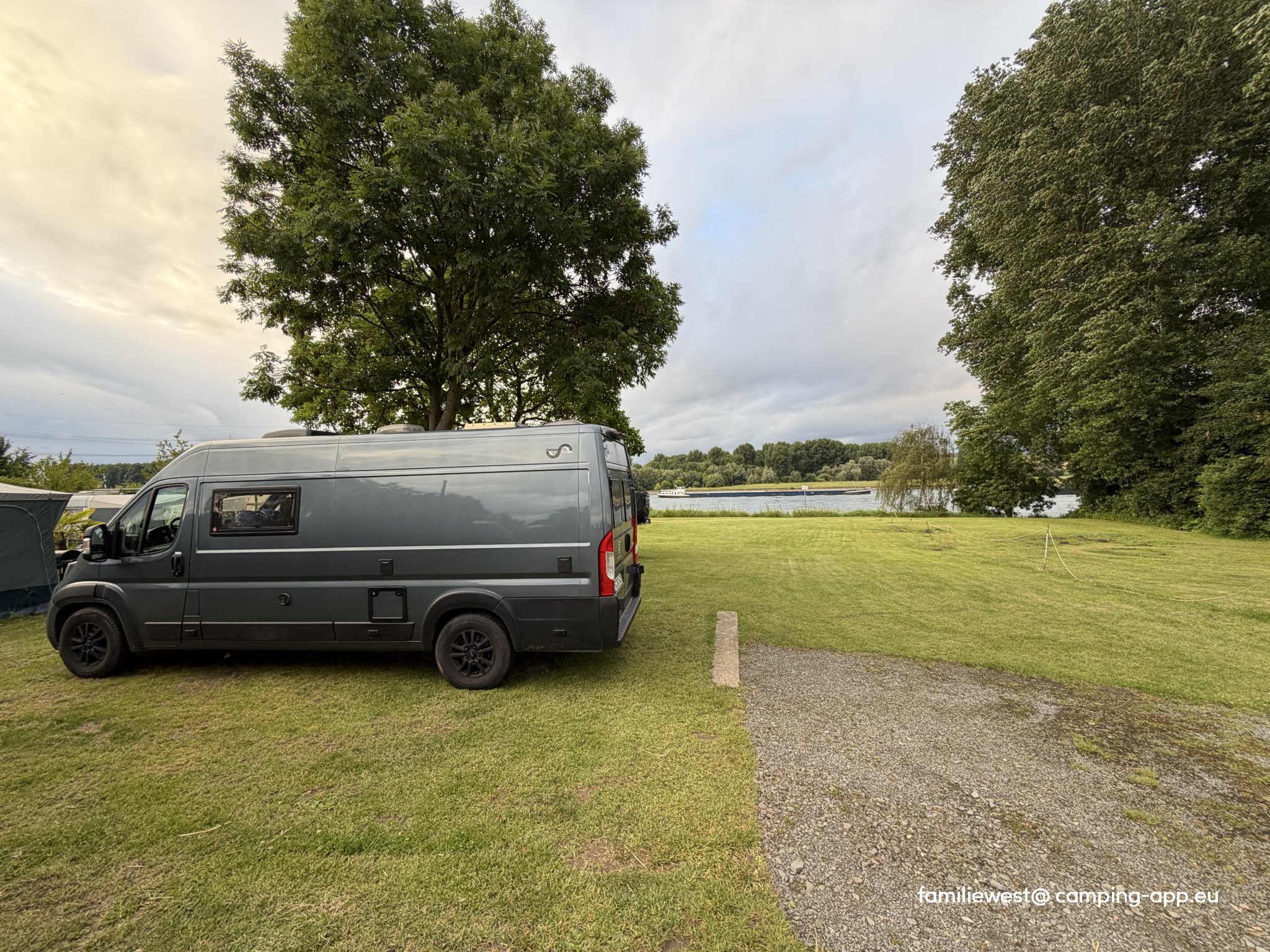 (Dauercamping) Campingplatz Köln-Kasselberg — Camping Site in Köln