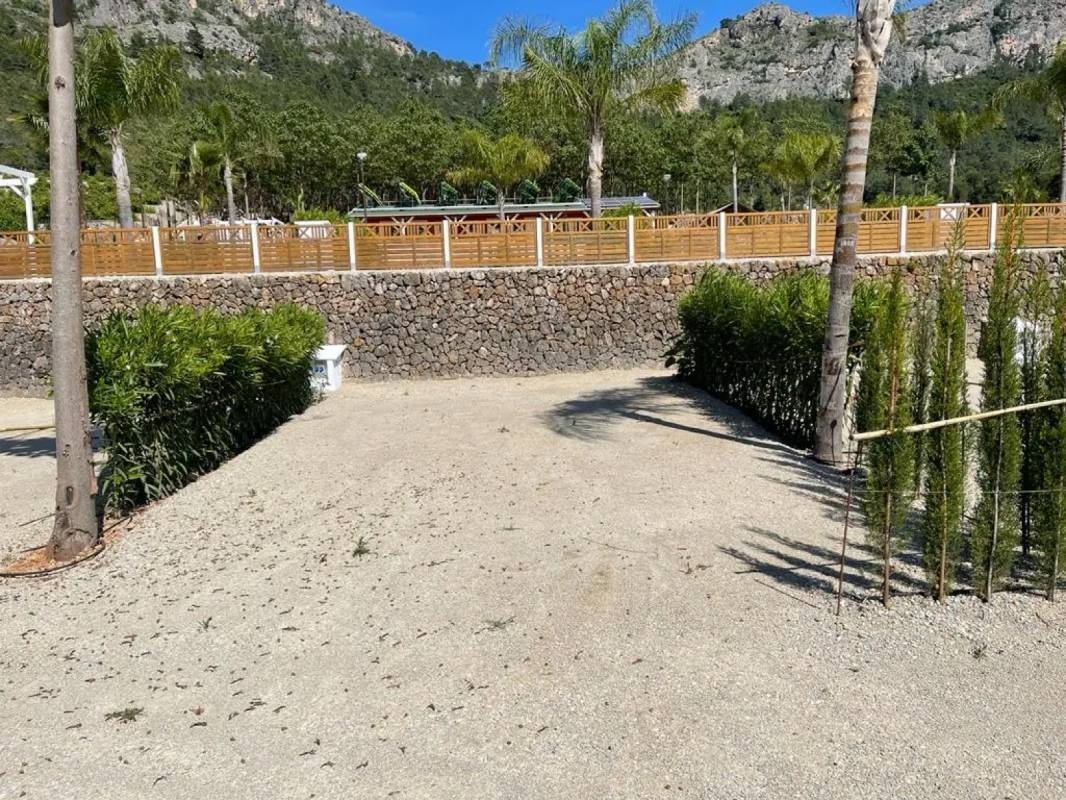 Camping la Escalada — Area da campeggio in Marchuquera