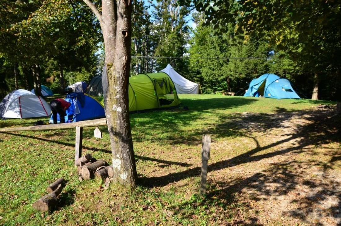 Speleo Camp — Campingplats in Laze