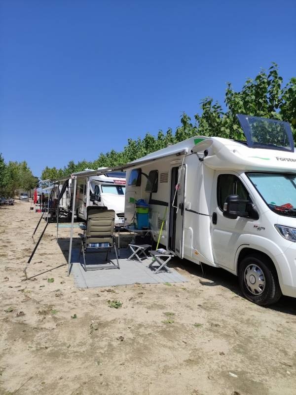 Área Autocaravanas Bellús — Stellplatz in Belllús