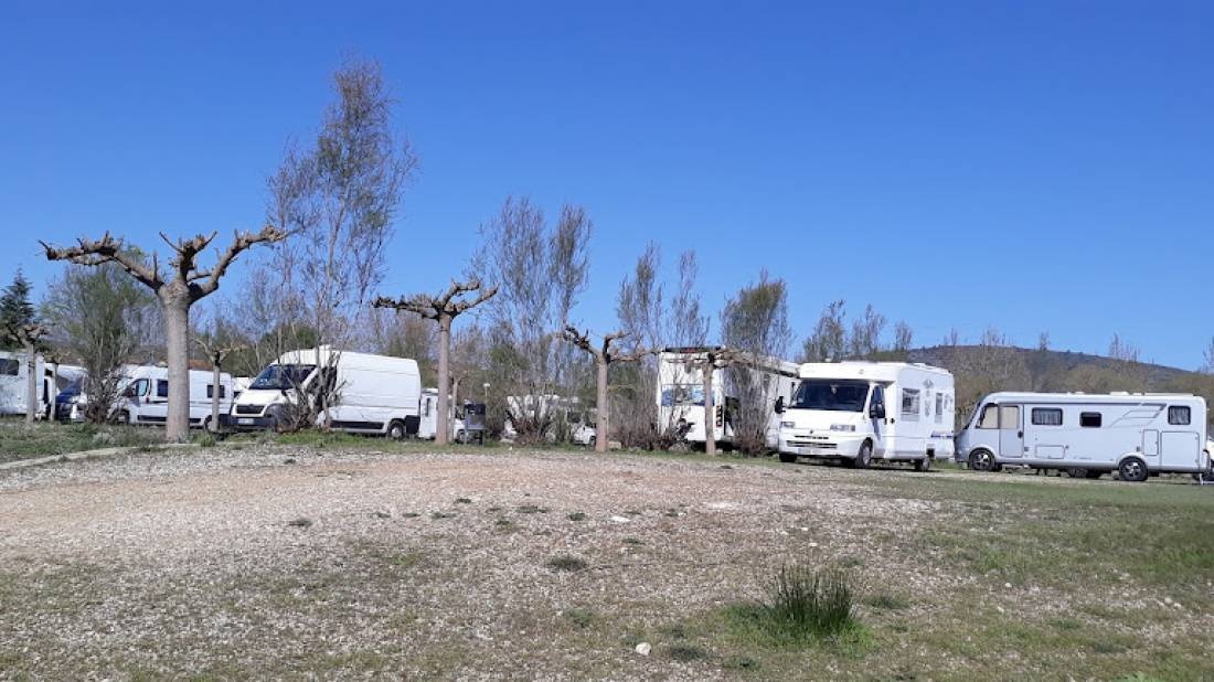 Área Autocaravanas Bellús — Ställplats in Belllús
