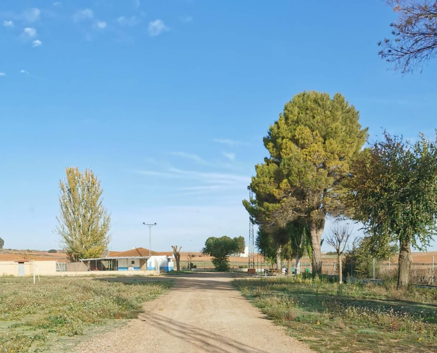 Villarejo de Fuentes — Aire camping car in Villarejo de Fuentes