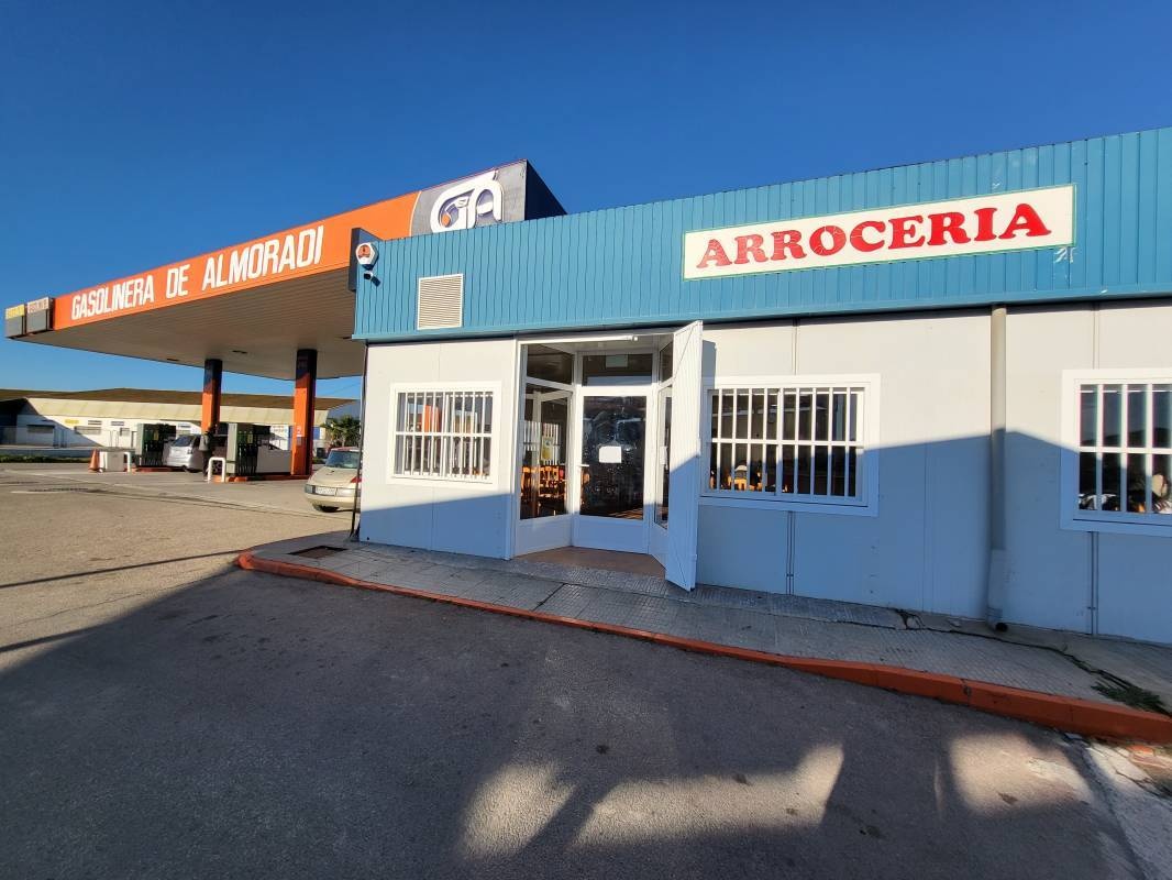 Gasolinera de Almoradí — Bobilplass in Almoradí